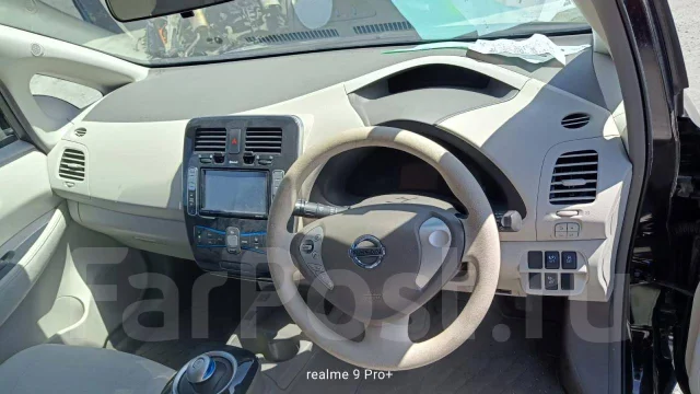 ��������� Nissan Leaf 2012 EM61 N882 ����