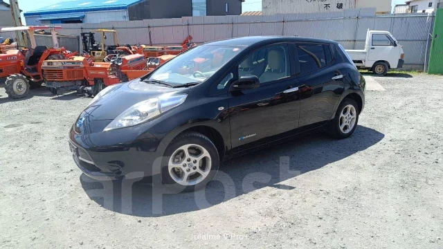 ��������� Nissan Leaf 2012 EM61 N882 ����