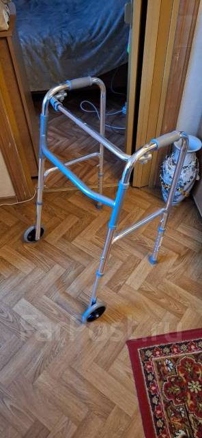 Ходунки для взрослых, новый, в наличии. Цена: 5 000₽ во Владивостоке