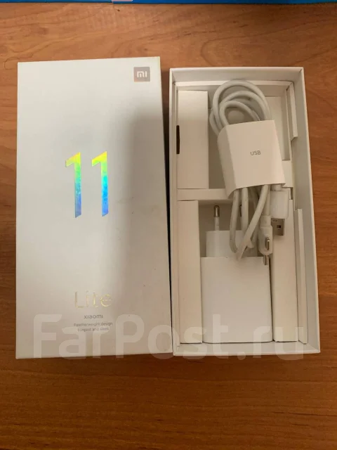Xiaomi Mi 11 Lite. �/�, 128 ��, �����, 3G, 4G LTE, Dual-SIM, NFC ����