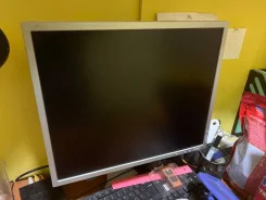 NEC. 19", ���������� �� (LCD, LED, QLED) ����