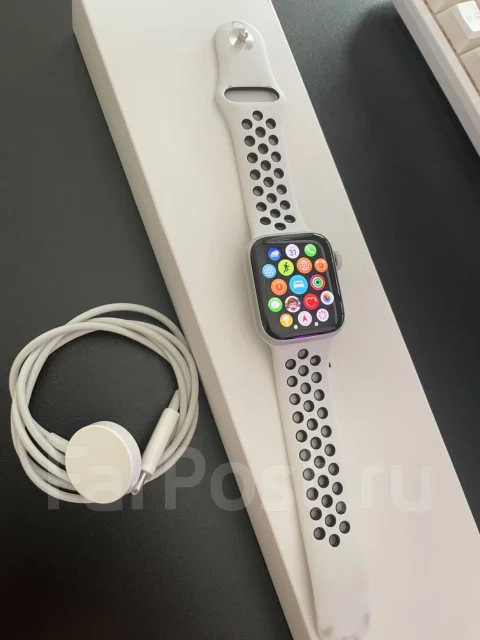 Apple Watch SE Nike. GPS ����