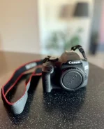 Canon EOS 2000D Kit ����