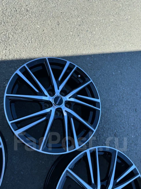 Hot Stuff Laffite. 7.0x17", 5x114.3, ET38, �� 73,1���. ����