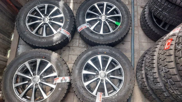 Hot Stuff AGR. 5.5x14", 4x100, ET43 ����