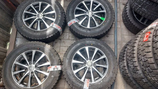 Hot Stuff AGR. 5.5x14", 4x100, ET43 ����