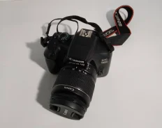 Canon EOS 1300D ����