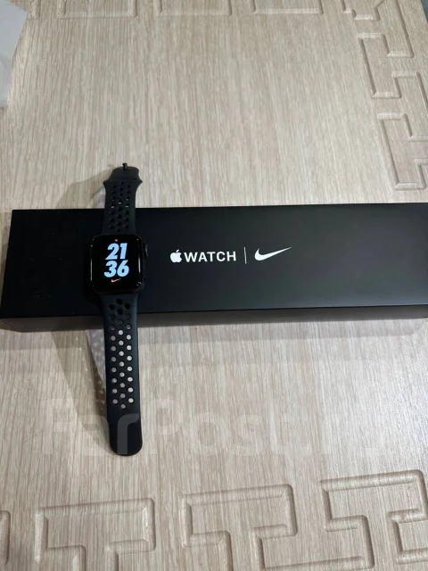 Apple Watch SE Nike ����
