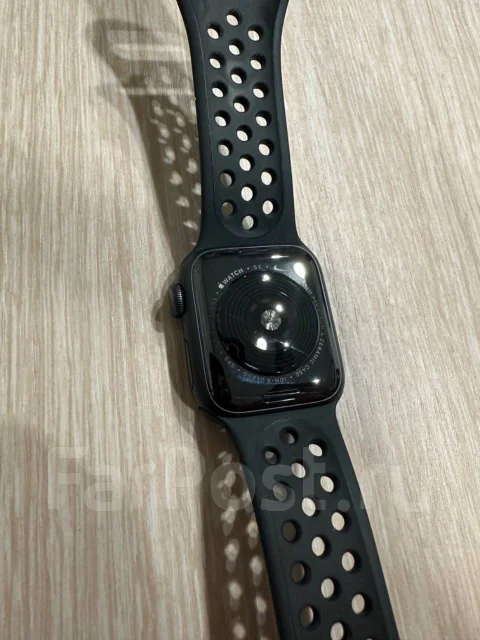Apple Watch SE Nike ����
