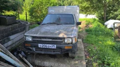 Toyota Hilux. 2L ����