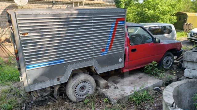Toyota Hilux. 2L ����
