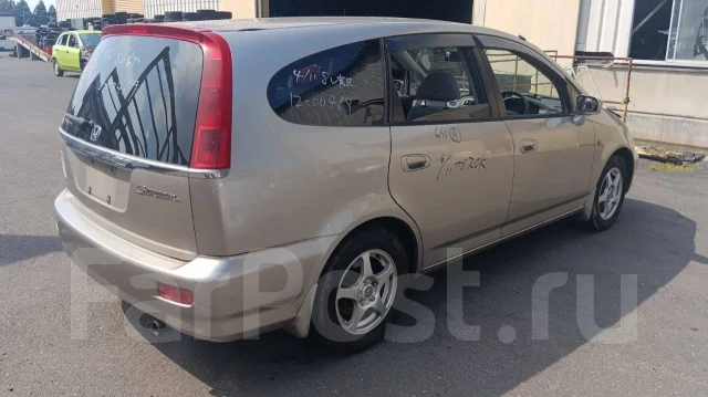 Honda Stream. RN3 ����