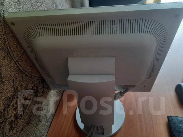 NEC. 17", ���������� �� (LCD, LED, QLED) ����