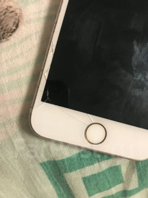 Apple iPhone 7. �/�, 32 ��, �������, 3G, 4G LTE ����