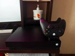Microsoft Xbox One X ����
