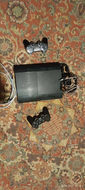 Sony PlayStation 3 Super Slim ����