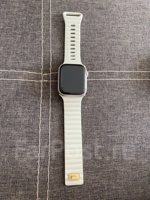 Apple Watch Series 8 ����