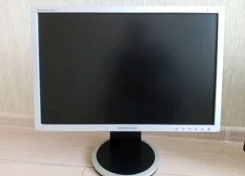 Samsung. 20", ���������� �� (LCD, LED, QLED) ����