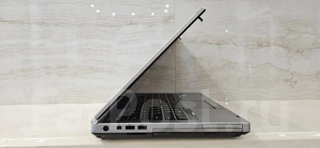HP EliteBook. 14", 2,8����, ��� 8 ��, ���� 256���, WiFi: 1, Bluetooth: 1, ����������� �� 2��. ����