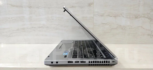 HP EliteBook. 14", 2,8����, ��� 8 ��, ���� 256���, WiFi: 1, Bluetooth: 1, ����������� �� 2��. ����
