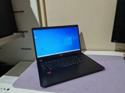 Acer. 15.6", ��� 8 ��, ���� 256���, WiFi, ����������� �� 3��. ����