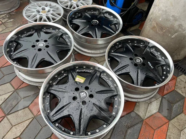 Work LS. 8.5x20", 5x114.3, ET32 ����