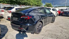 Tesla Model S. 5YJY ����