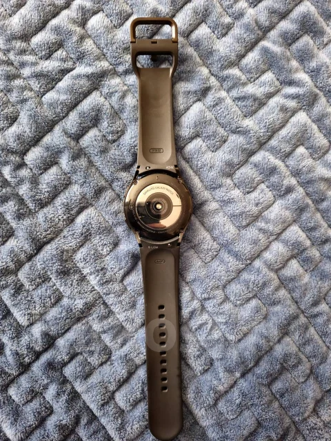 Samsung Galaxy Watch4. GPS, NFC, IP68 ����