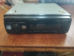 Alpine UTE-200BT ����