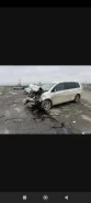 Toyota Isis ����