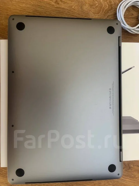 Apple MacBook Pro 13 2018. 13", 2,3����, ��� 8 ��, ���� 256���, WiFi: 1, Bluetooth: 1, ����������� �� 10��. ����