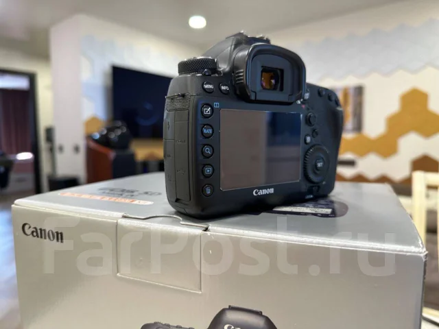 Canon EOS 5D Mark IV ����