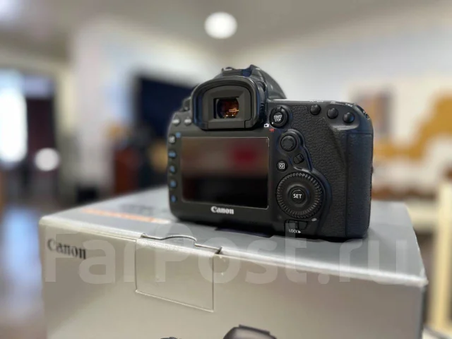 Canon EOS 5D Mark IV ����