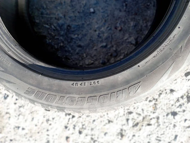 Bridgestone Blizzak WS-60. �����������, 2008 ���, �/�, ����� 35 % ����