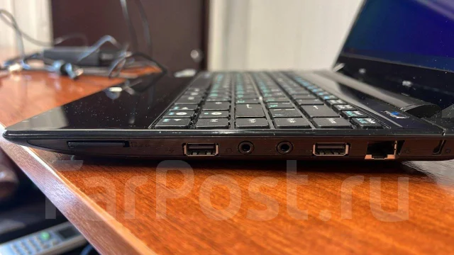 Asus Eee PC 1201N. 12", 1,6����, ��� 2048 ��, ���� 250���, WiFi: 1, Bluetooth: 1 ����