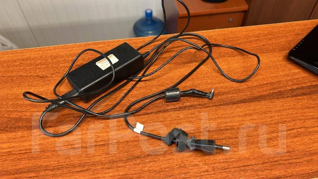 Asus Eee PC 1201N. 12", 1,6����, ��� 2048 ��, ���� 250���, WiFi: 1, Bluetooth: 1 ����