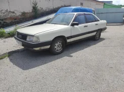Audi 100 ����