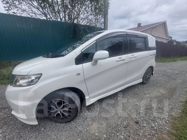 Honda Freed Spike. �������, ��������, 1.5 (86��.�.), ������, 196 000����. �� ����