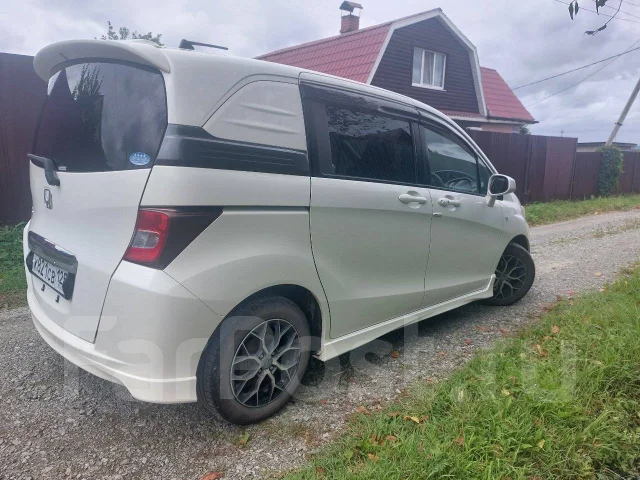 Honda Freed Spike. �������, ��������, 1.5 (86��.�.), ������, 196 000����. �� ����