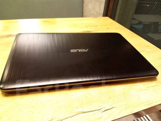 Asus X540S. 15.6", 1,6����, ��� 4 ��, WiFi: 1, Bluetooth: 1, ����������� �� 2��. ����