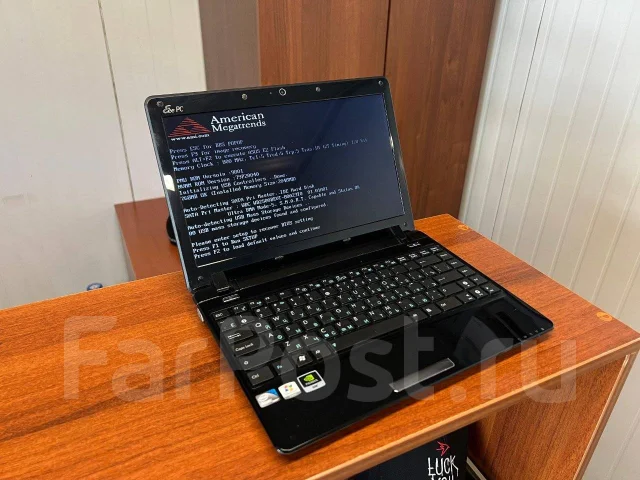 Asus Eee PC 1201N. 12", 1,6����, ��� 2048 ��, ���� 250���, WiFi: 1, Bluetooth: 1 ����