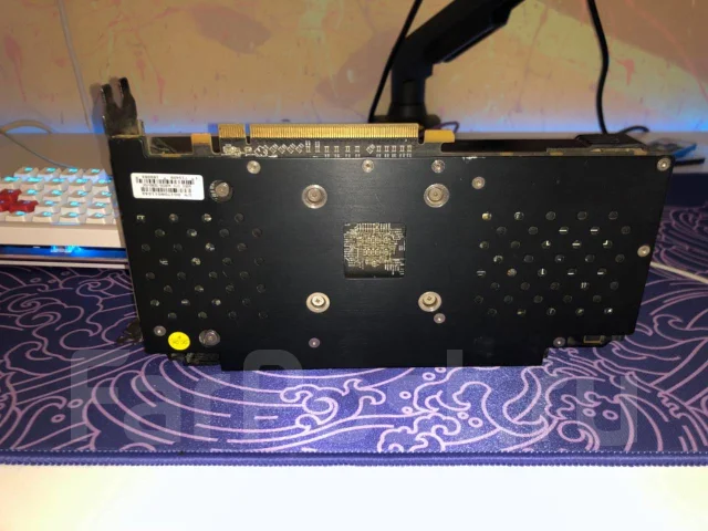 Radeon RX 570 ����