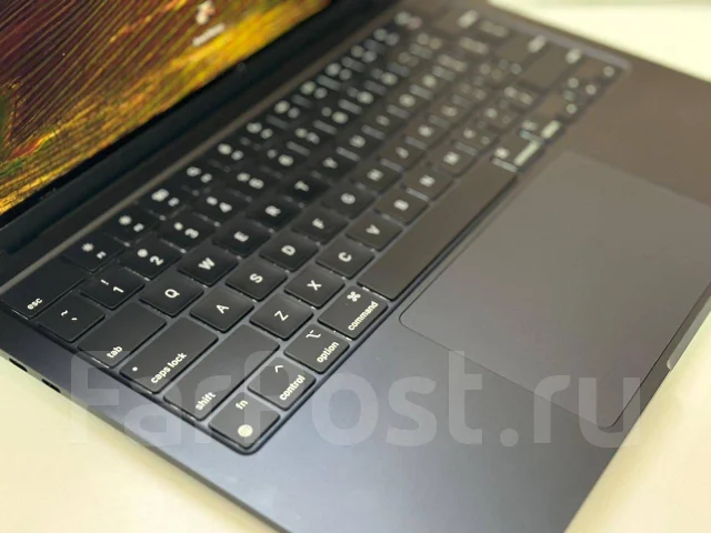 Apple MacBook. 13.6", ��� 8 ��, ���� 256���, WiFi: 1, Bluetooth: 1 ����
