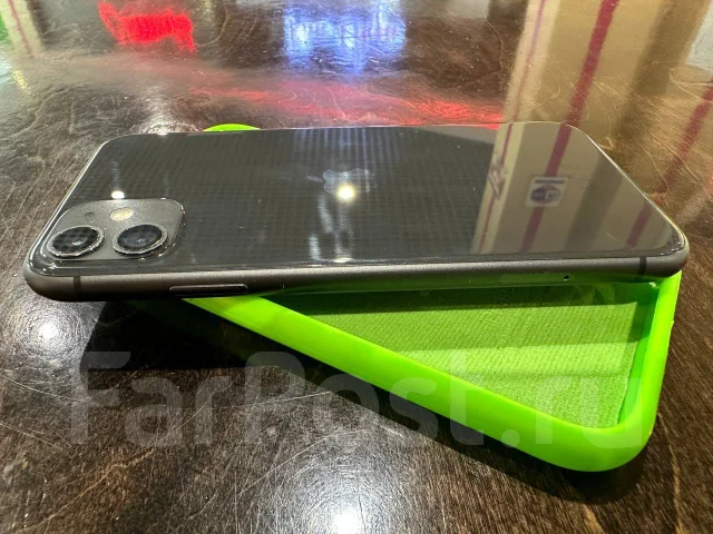 Apple iPhone 11. �/�, 64 ��, ������, 4G LTE, NFC ����
