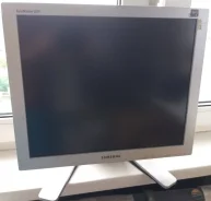 Samsung. 19", ���������� �� (LCD, LED, QLED) ����