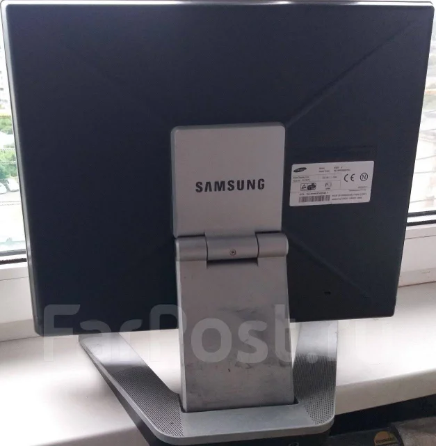 Samsung. 19", ���������� �� (LCD, LED, QLED) ����