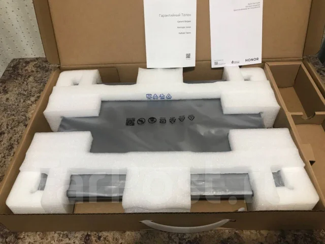 Honor MagicBook X 16. 16", 2����, ���� 512���, WiFi: 1, Bluetooth: 1 ����