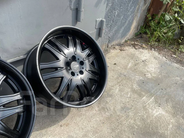 Riverside. 8.0/9.0x19", 5x114.3, ET35/40 ����
