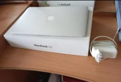 Apple MacBook Air 11 2013 Mid. 11", 2����, ��� 4 ��, ���� 120���, WiFi: 1, Bluetooth: 1 ����