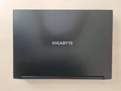 Gigabyte A5. 15.6", 3,3����, ��� 16 ��, ���� 750���, WiFi: 1, Bluetooth: 1, ����������� �� 4��. ����